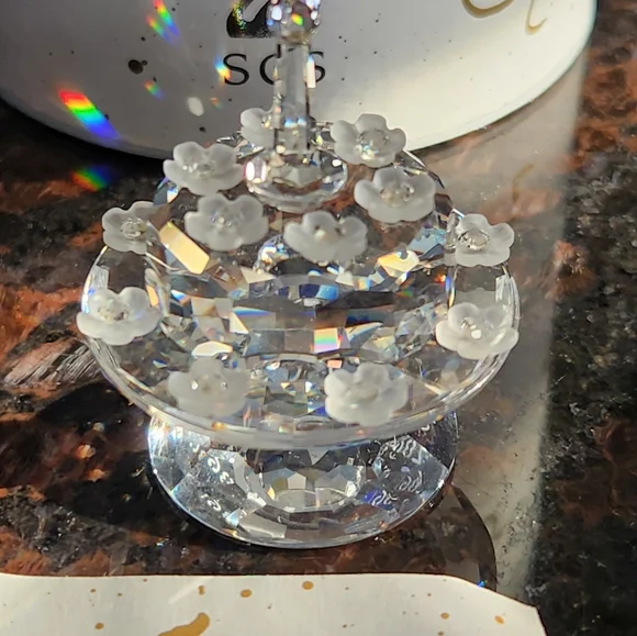 Swarovski Crystal SCS 1992 5th Anniversary Cake Figurine 169678 Retired MIB - Picture 3 of 8